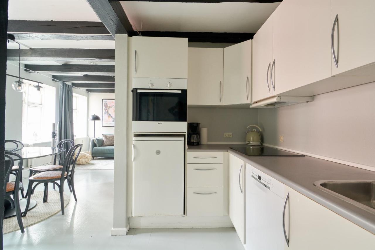 Unique 2 Bedroom Duplex W Exposed Beams In Cph Leilighet København