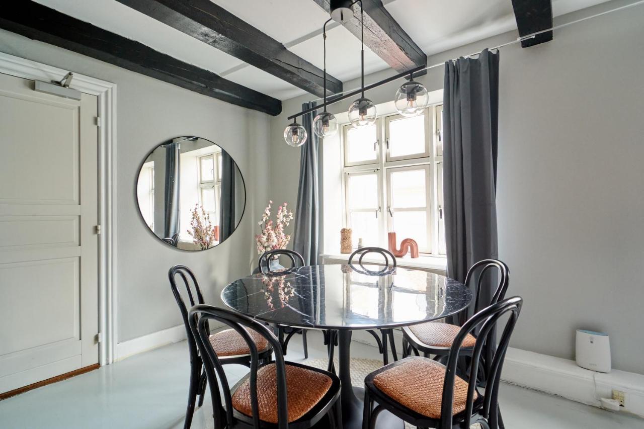 Unique 2 Bedroom Duplex W Exposed Beams In Cph * København